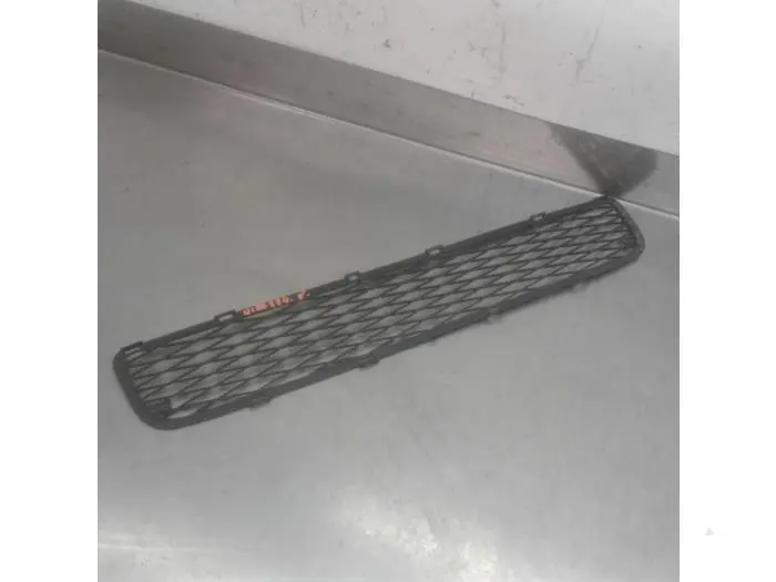 Pare-chocs grille Toyota Yaris