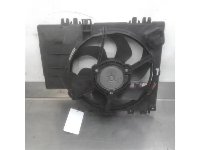 Ventilateur Nissan Micra