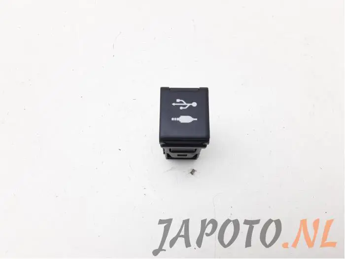 Connexion USB Toyota Rav-4