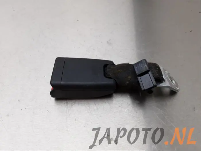 Insertion ceinture de sécurité arrière gauche Toyota Aygo