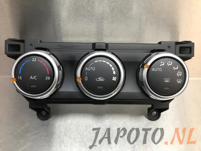 Panneau de commandes chauffage Mazda 2.