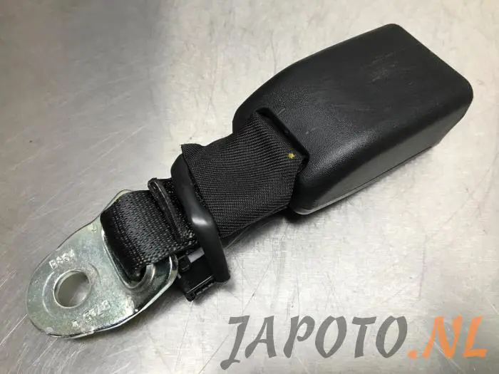 Insertion ceinture de sécurité arrière gauche Toyota Aygo