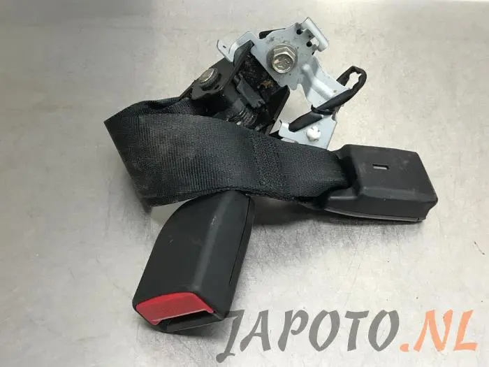 Insertion ceinture de sécurité arrière gauche Mazda CX-5