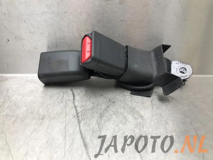Insertion ceinture de sécurité arrière gauche Toyota Yaris