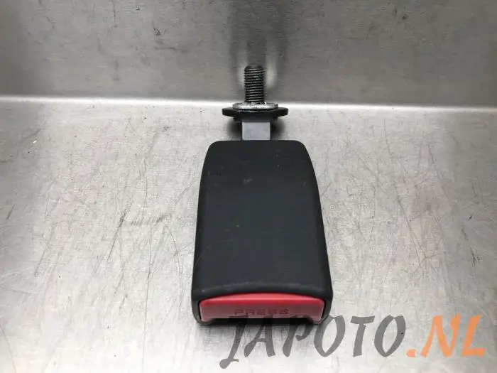 Insertion ceinture de sécurité arrière gauche Toyota GT 86