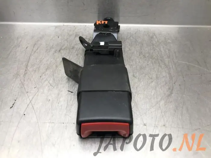 Insertion ceinture de sécurité arrière droite Toyota Avensis