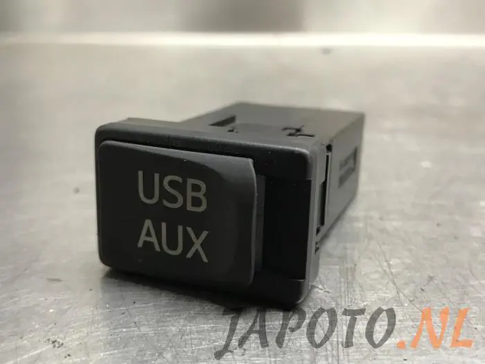Connexion USB Toyota Verso-S