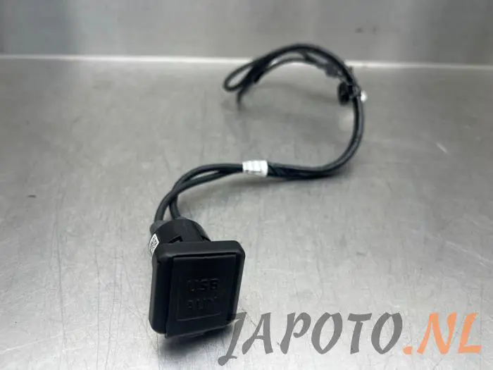 Connexion USB Suzuki Baleno